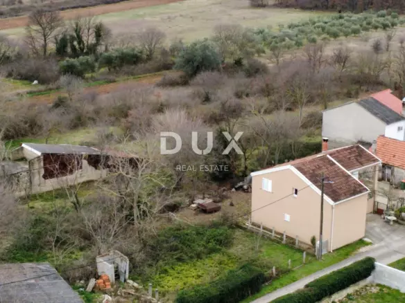 Land In Zemunik Donji, Croatia (2.432 M²)