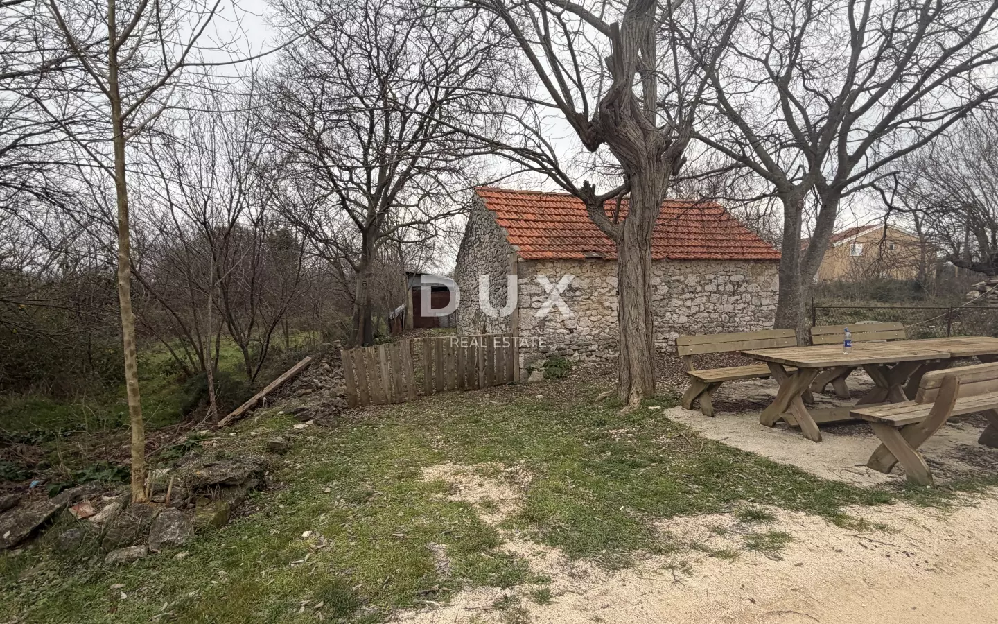 Land In Zemunik Donji, Croatia (2.432 M²)