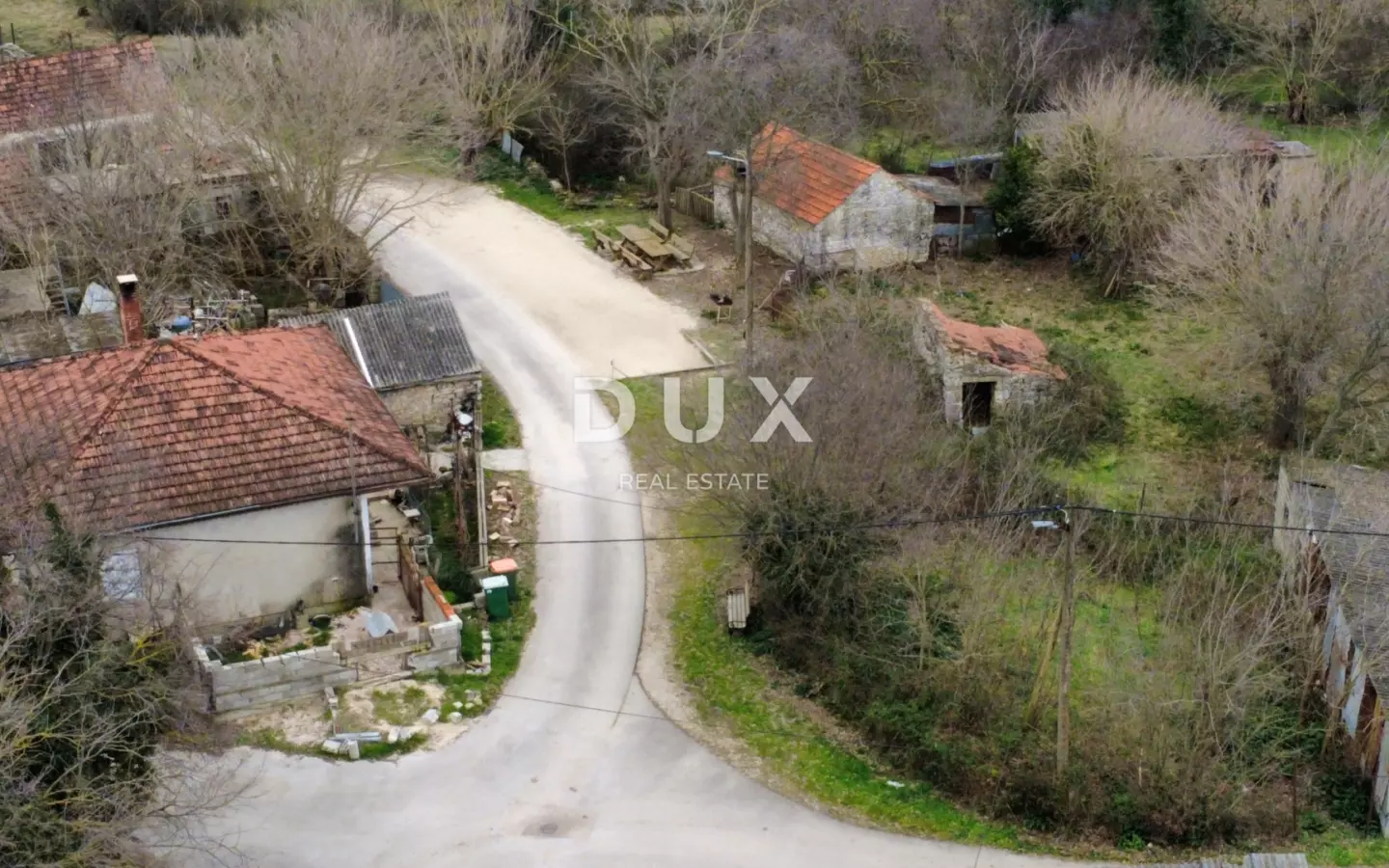 Land In Zemunik Donji, Croatia (2.432 M²)