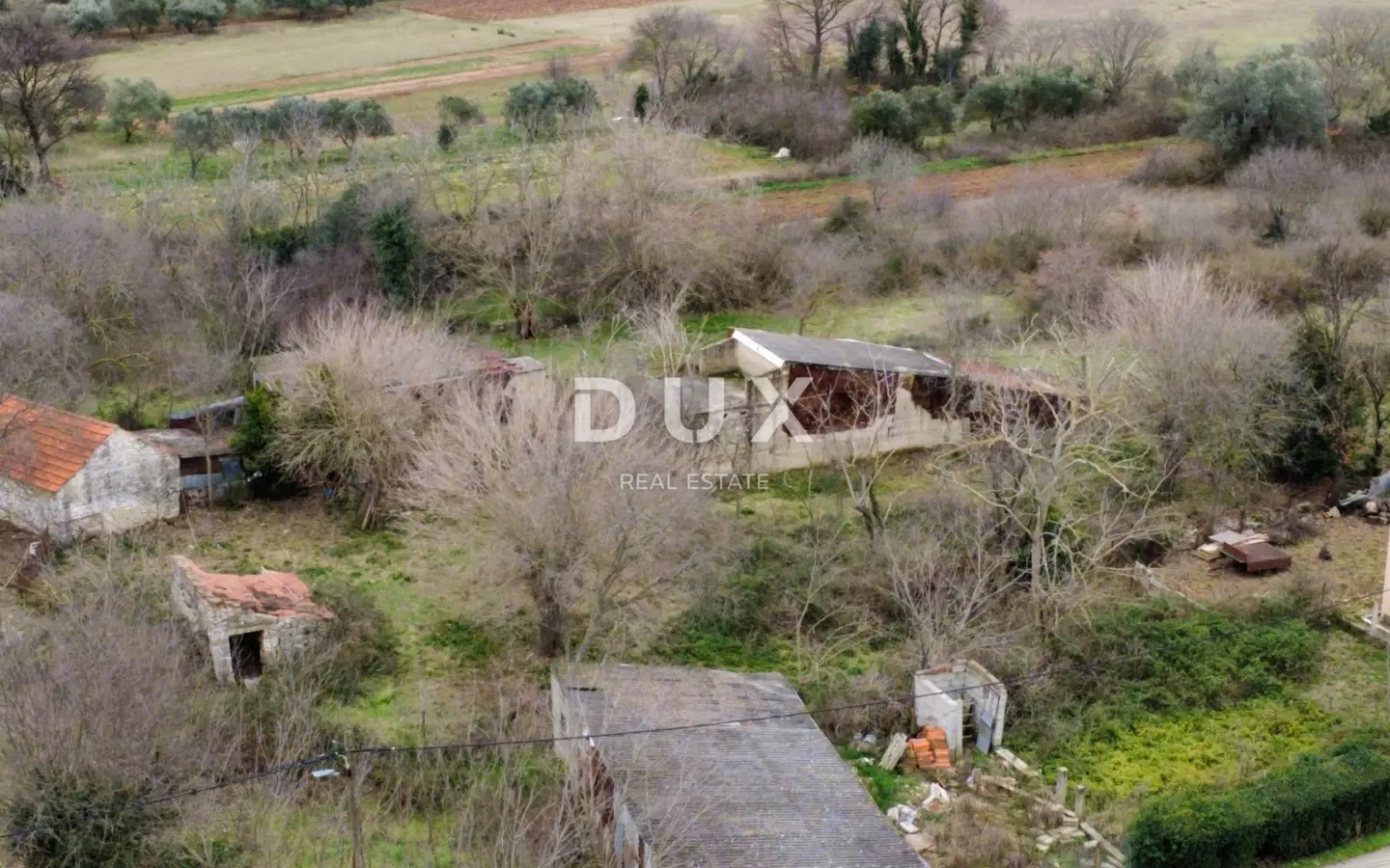 Land In Zemunik Donji, Croatia (2.432 M²)