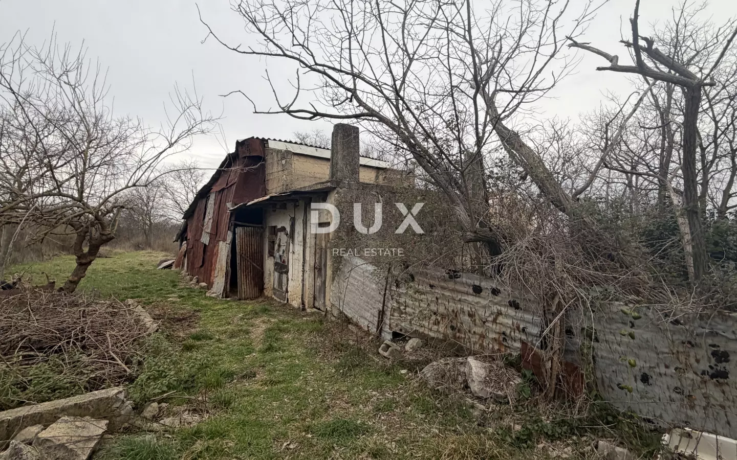 Land In Zemunik Donji, Croatia (2.432 M²)