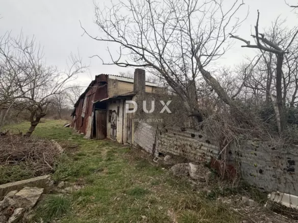 Land In Zemunik Donji, Croatia (2.432 M²)