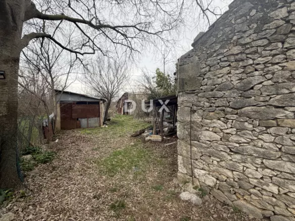 Land In Zemunik Donji, Croatia (2.432 M²)