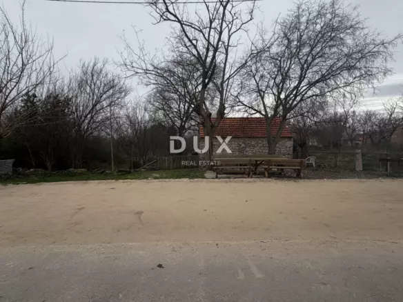 Land In Zemunik Donji, Croatia (2.432 M²)