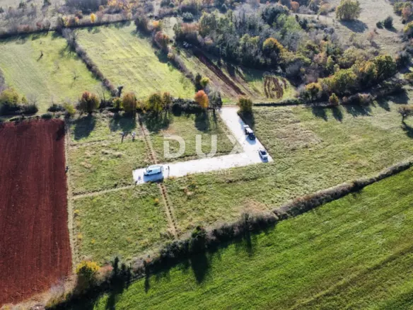 Land In Cere, Croatia (665 M²)