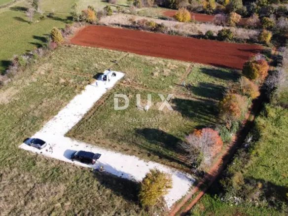 Land In Cere, Croatia (665 M²)