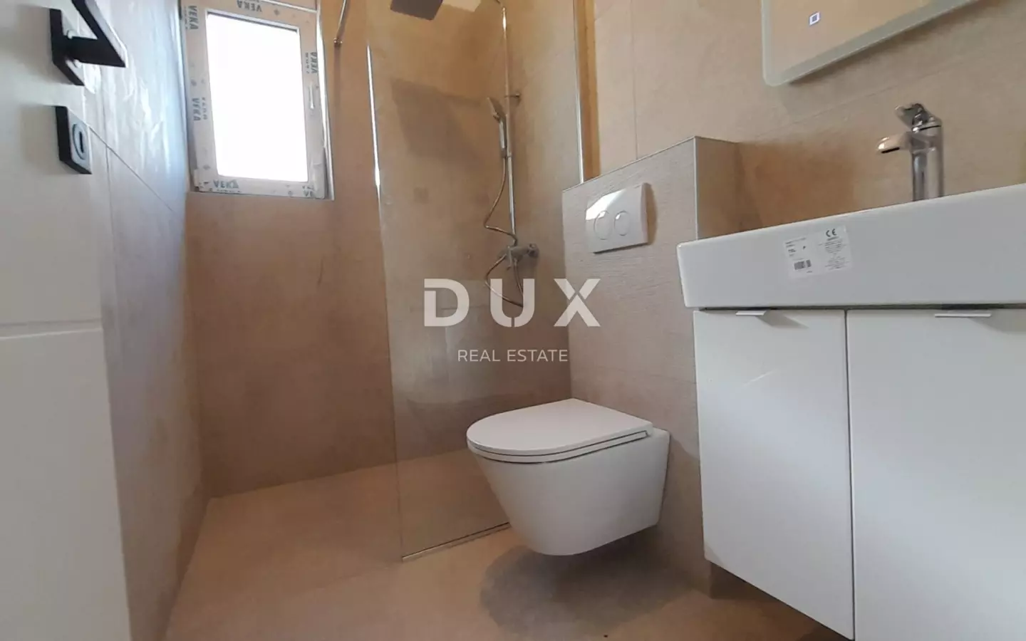 8-bedroom Villa In Jadranovo, Croatia (277 M²)