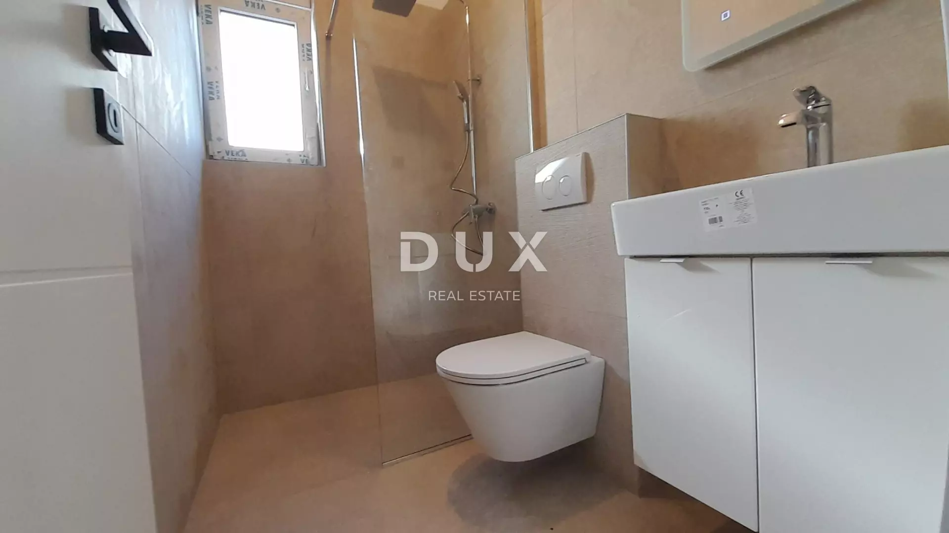 8-bedroom Villa In Jadranovo, Croatia (277 M²)