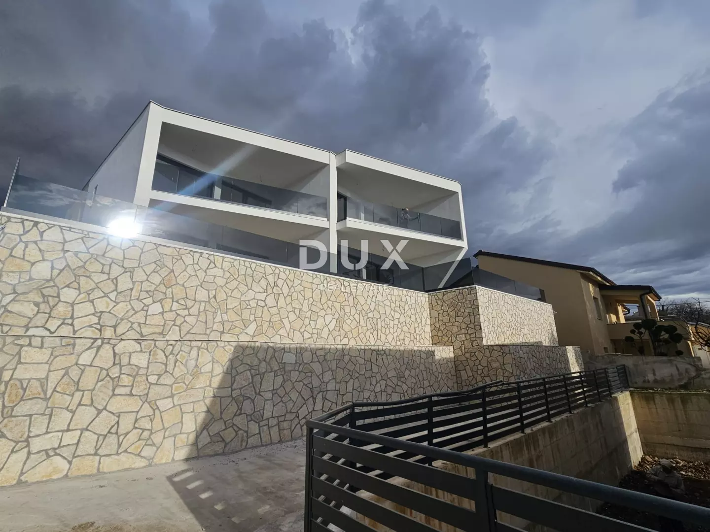 8-bedroom Villa In Jadranovo, Croatia (277 M²)
