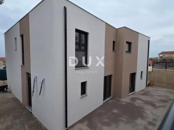 8-bedroom Villa In Jadranovo, Croatia (265 M²)