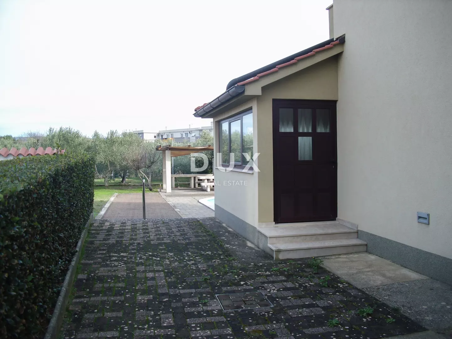 1772092448_krk-kuca-apartmani-9-3b4b4b 7-bedroom Detached House In Krk, Croatia (399 M²)