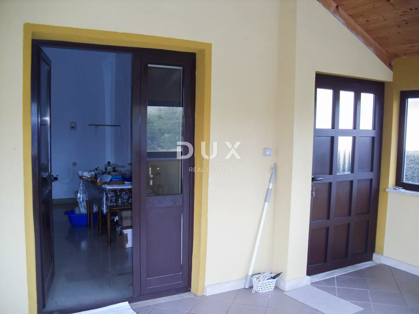 1772092652_krk-kuca-apartmani-27-982e61 7-bedroom Detached House In Krk, Croatia (399 M²)