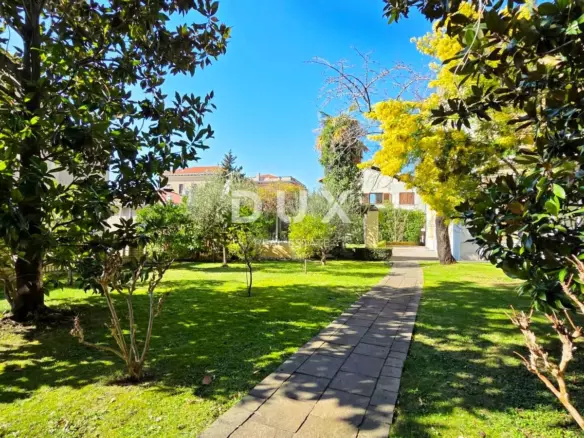 3-bedroom Apartment In Bulevard, Croatia (128 M²)