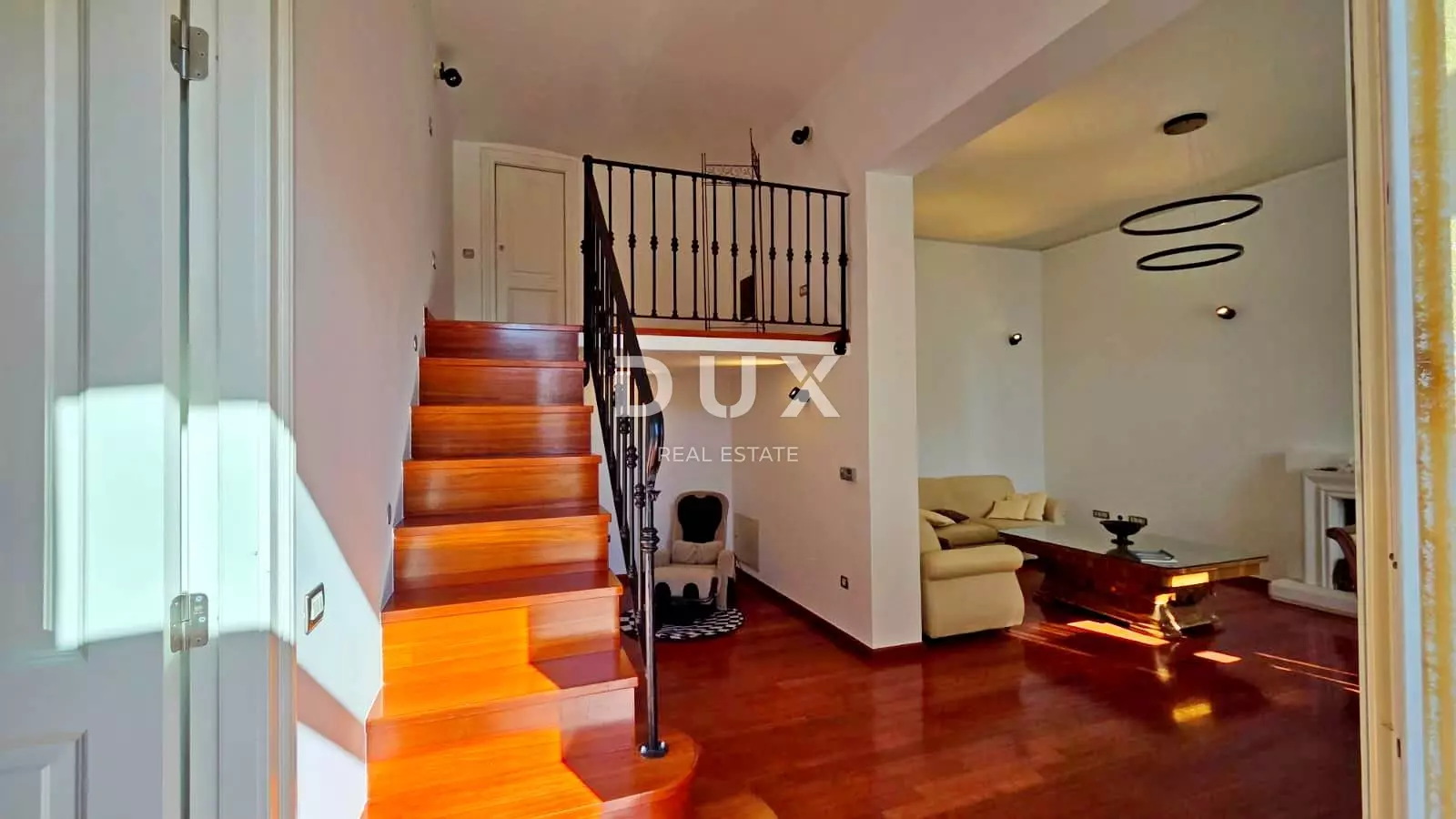 3-bedroom Apartment In Bulevard, Croatia (128 M²)