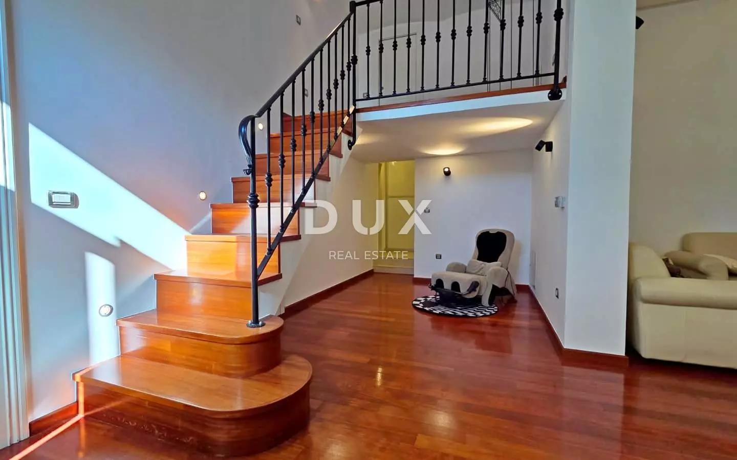 3-bedroom Apartment In Bulevard, Croatia (128 M²)