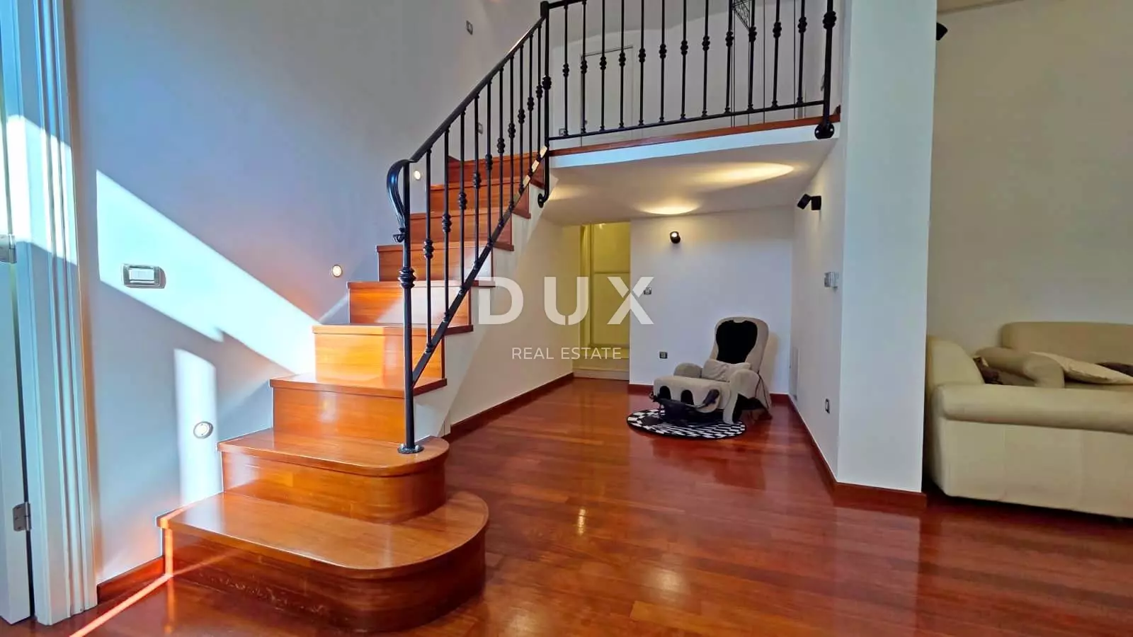 3-bedroom Apartment In Bulevard, Croatia (128 M²)