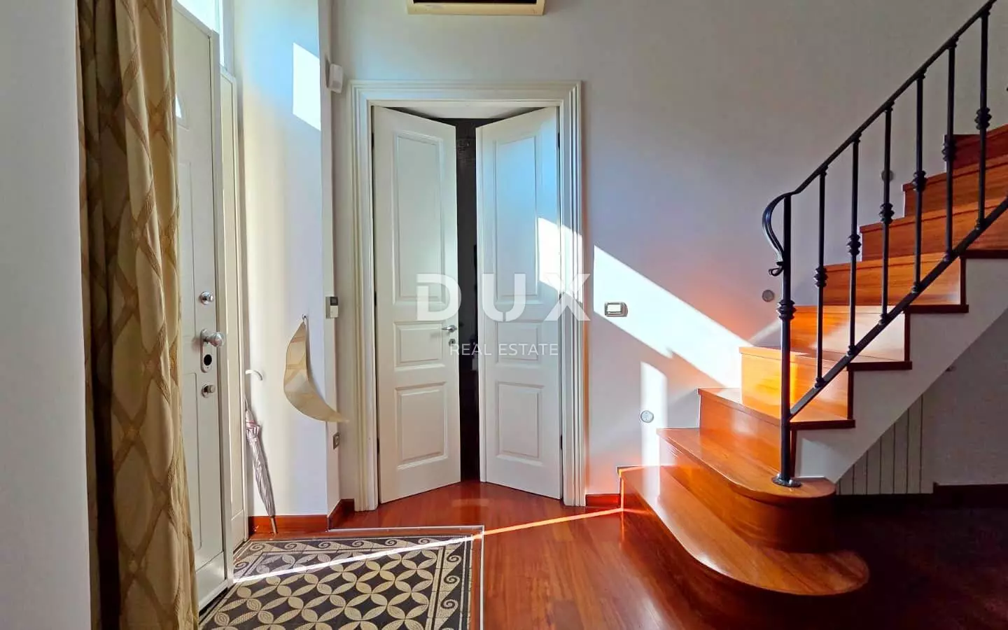 3-bedroom Apartment In Bulevard, Croatia (128 M²)