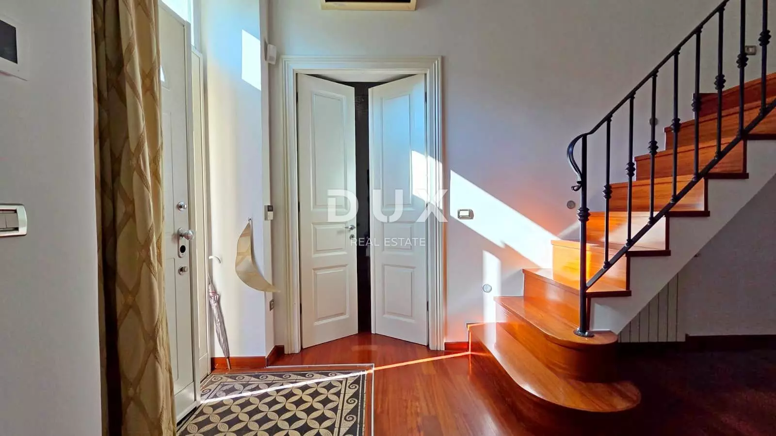 3-bedroom Apartment In Bulevard, Croatia (128 M²)