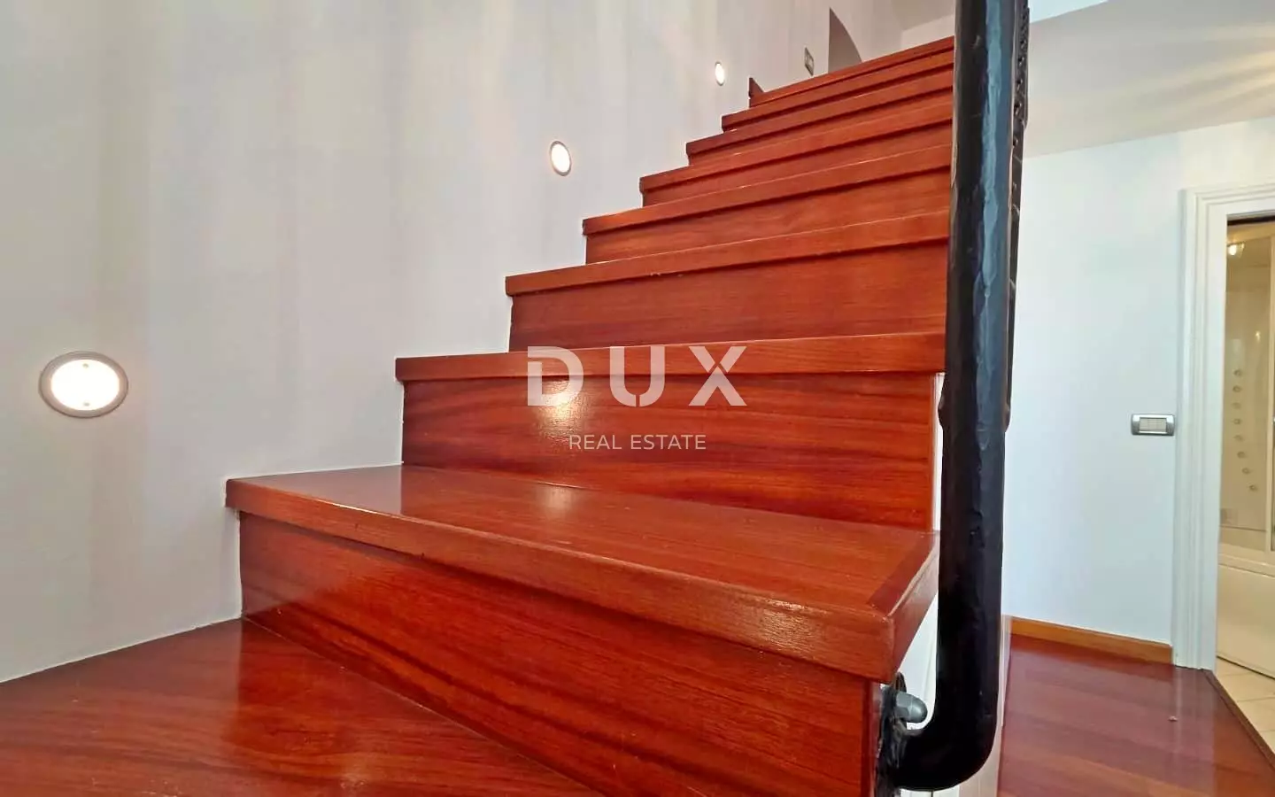 3-bedroom Apartment In Bulevard, Croatia (128 M²)