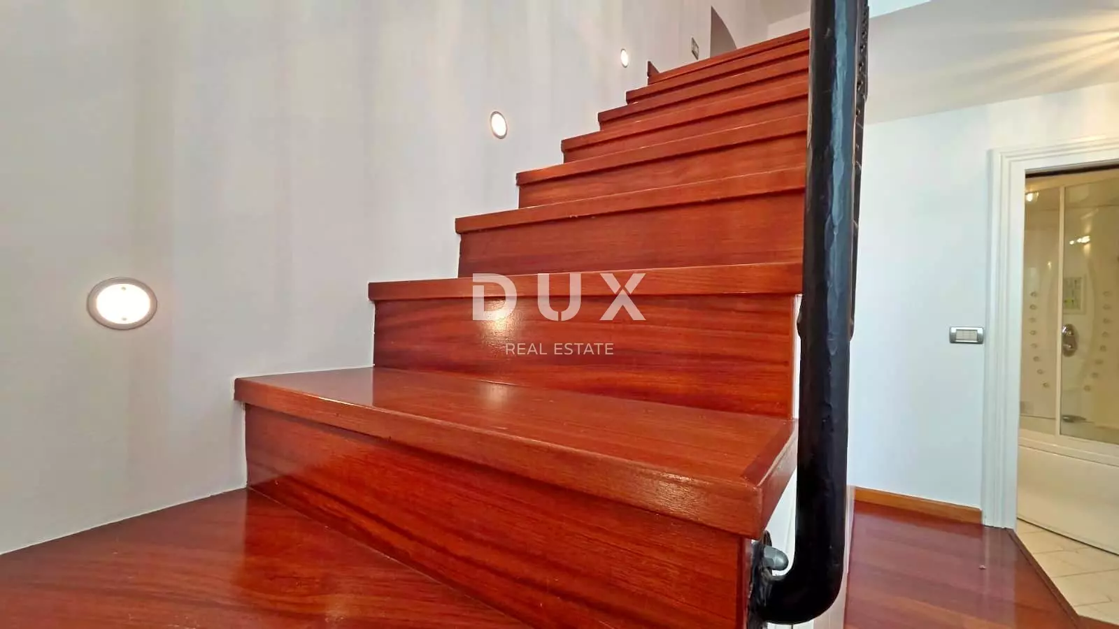 3-bedroom Apartment In Bulevard, Croatia (128 M²)