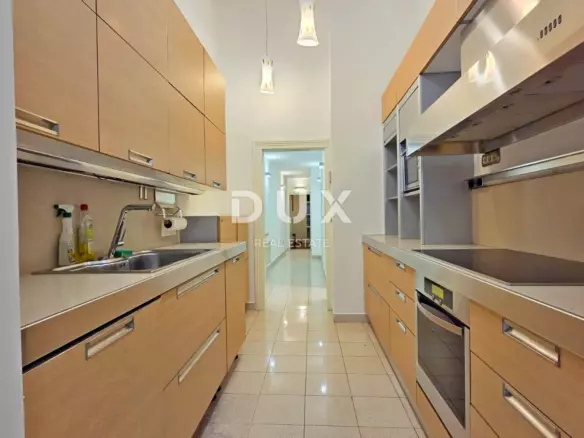 3-bedroom Apartment In Bulevard, Croatia (128 M²)