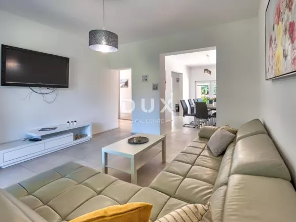6-bedroom Villa In Ližnjan, Croatia (260 M²)