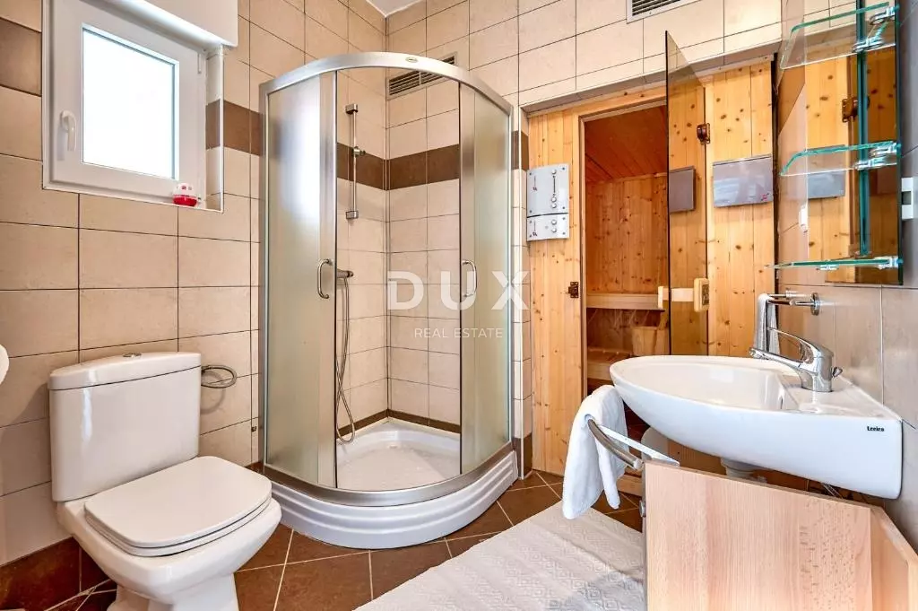 6-bedroom Villa In Ližnjan, Croatia (260 M²)
