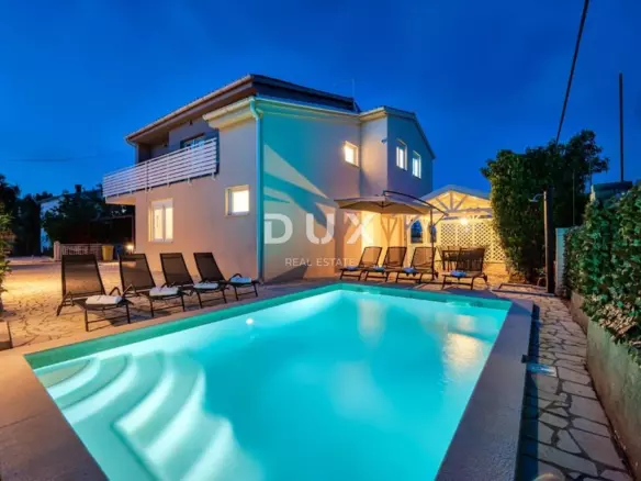 6-bedroom Villa In Ližnjan, Croatia (260 M²)