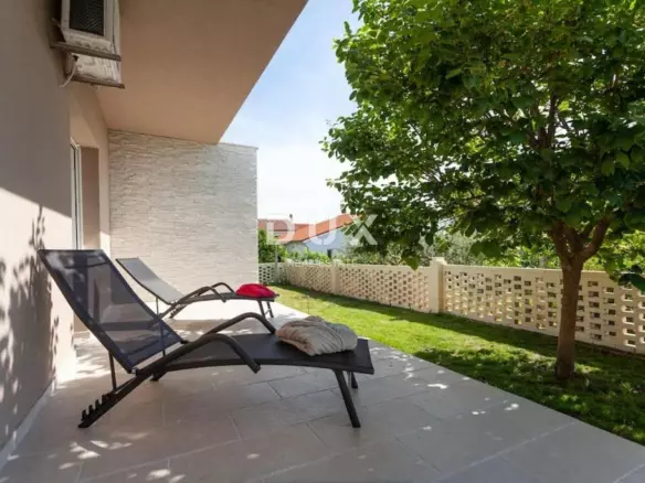 6-bedroom Villa In Ližnjan, Croatia (260 M²)