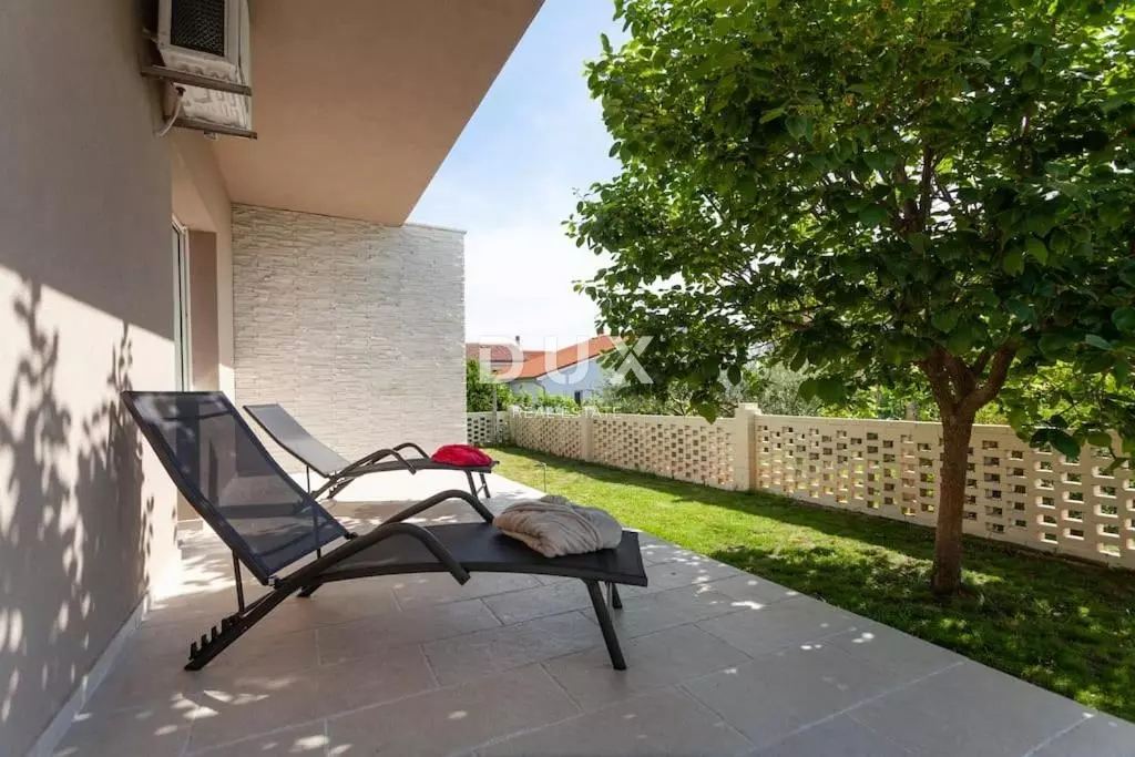 6-bedroom Villa In Ližnjan, Croatia (260 M²)