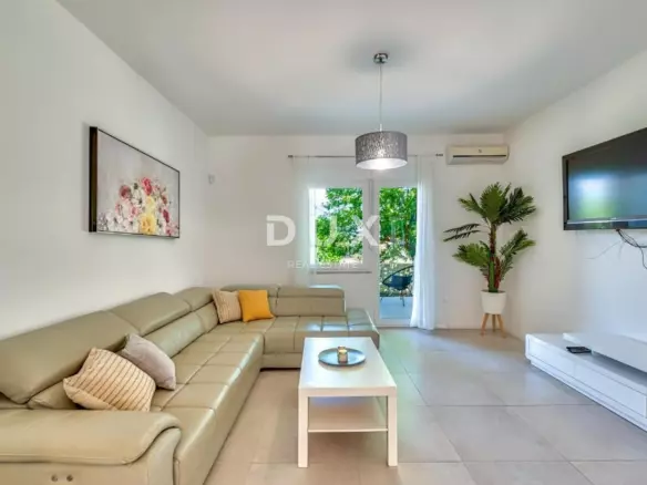 6-bedroom Villa In Ližnjan, Croatia (260 M²)