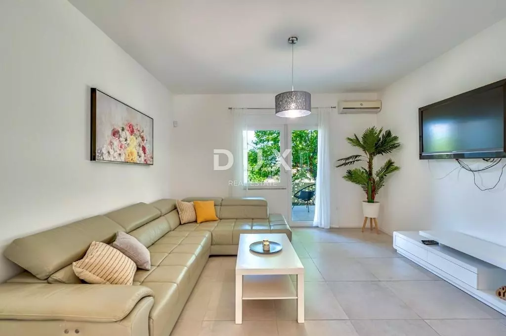 6-bedroom Villa In Ližnjan, Croatia (260 M²)