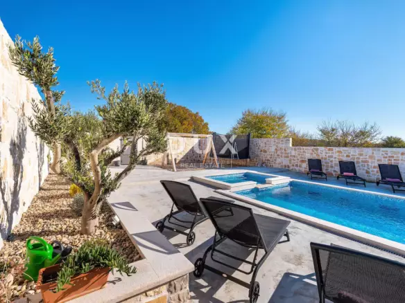 6-bedroom Detached House In Murvica, Croatia (230 M²)
