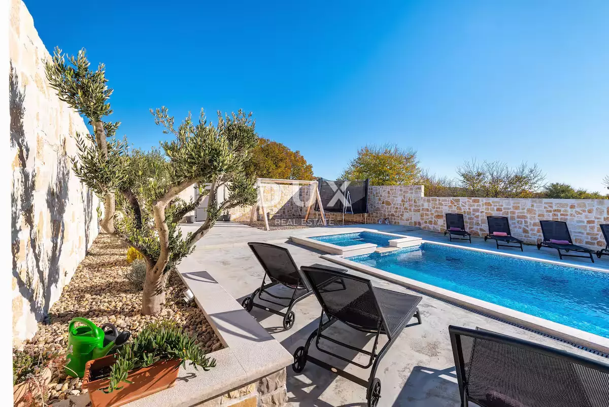 6-bedroom Detached House In Murvica, Croatia (230 M²)