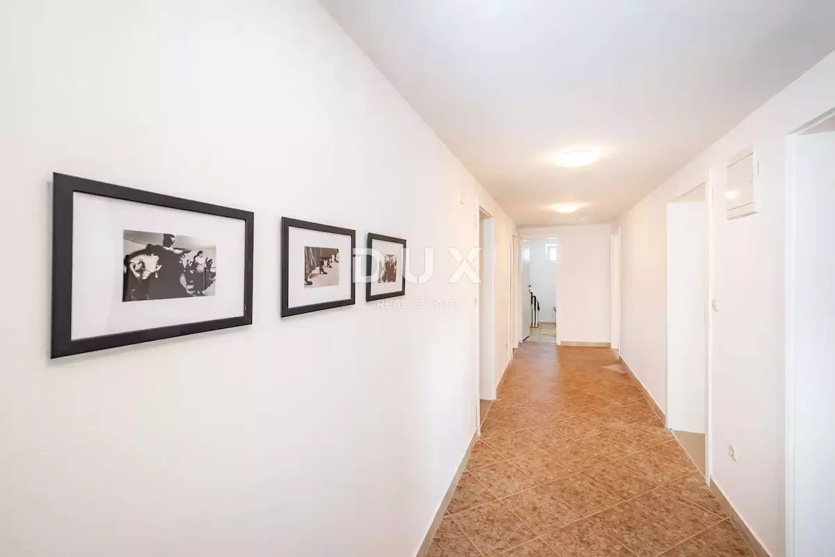 6-bedroom Detached House In Murvica, Croatia (230 M²)