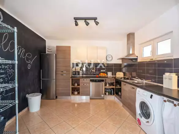 6-bedroom Detached House In Murvica, Croatia (230 M²)