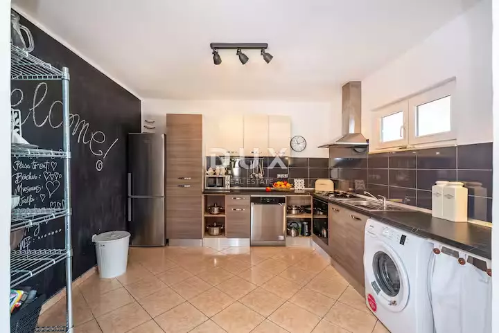 6-bedroom Detached House In Murvica, Croatia (230 M²)