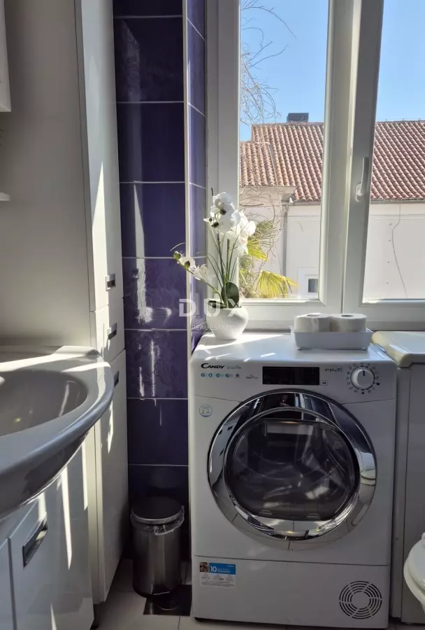 2-bedroom Apartment In Poluotok, Croatia (59 M²)