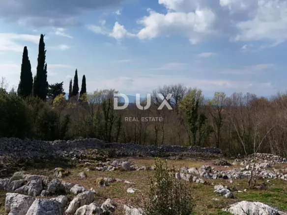 Land In Malinska, Croatia (641 M²)