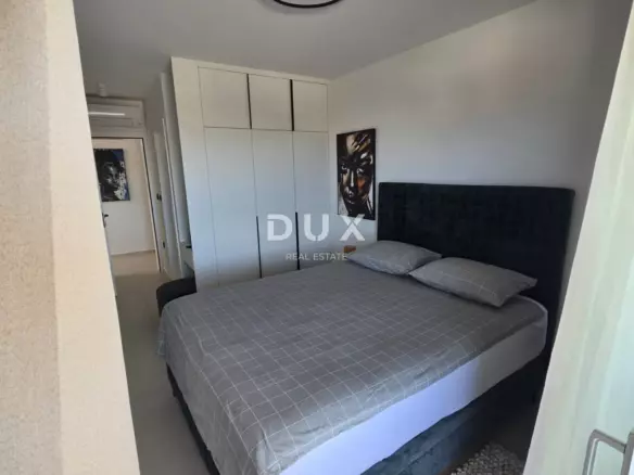 8-bedroom Villa In Jadranovo, Croatia (277 M²)