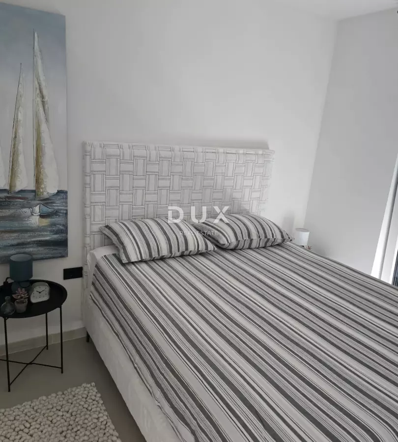 8-bedroom Villa In Jadranovo, Croatia (277 M²)