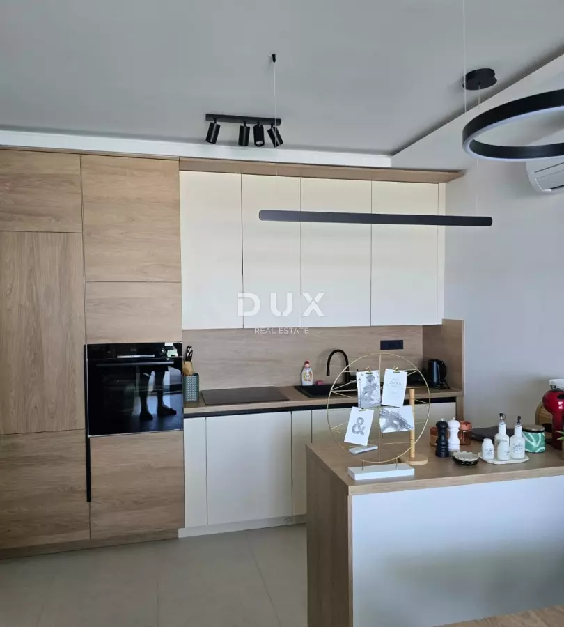 8-bedroom Villa In Jadranovo, Croatia (277 M²)