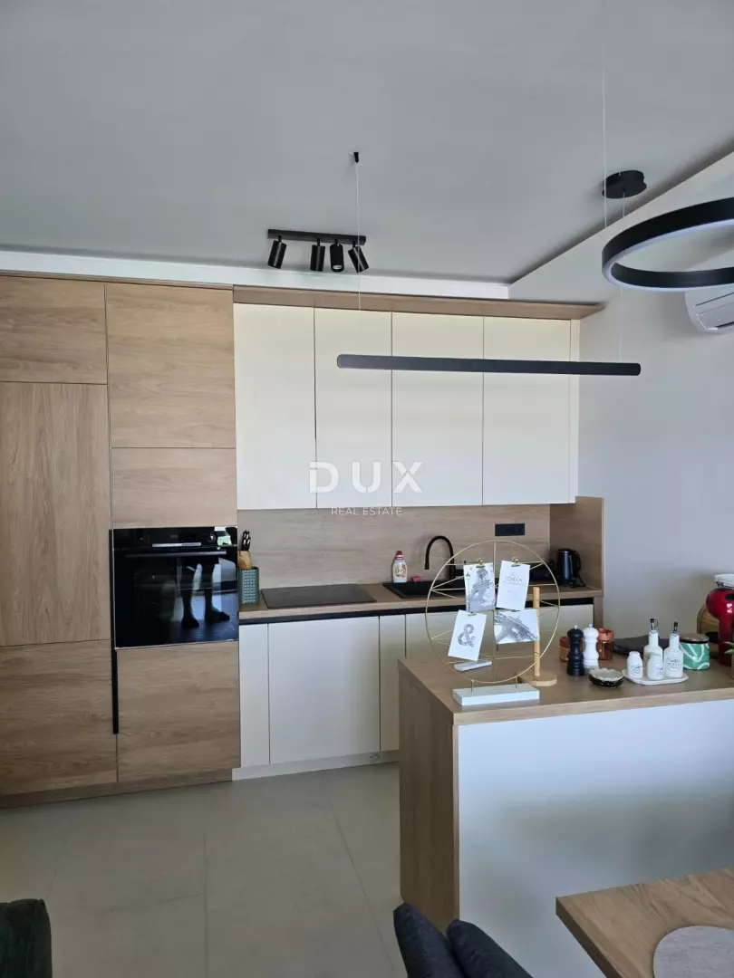 8-bedroom Villa In Jadranovo, Croatia (277 M²)