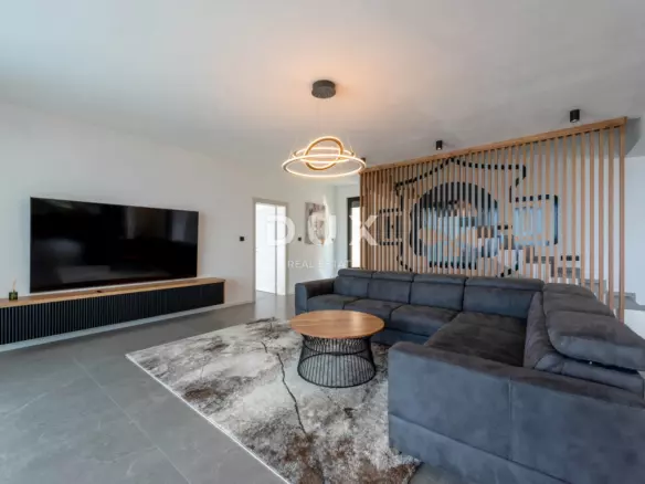 5-bedroom Villa In Crikvenica, Croatia (340 M²)