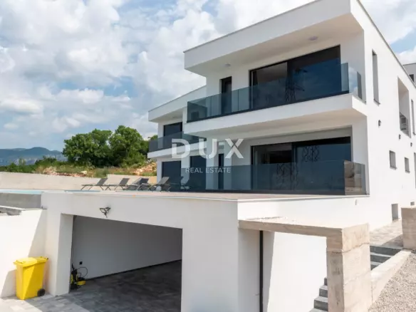 5-bedroom Villa In Crikvenica, Croatia (340 M²)