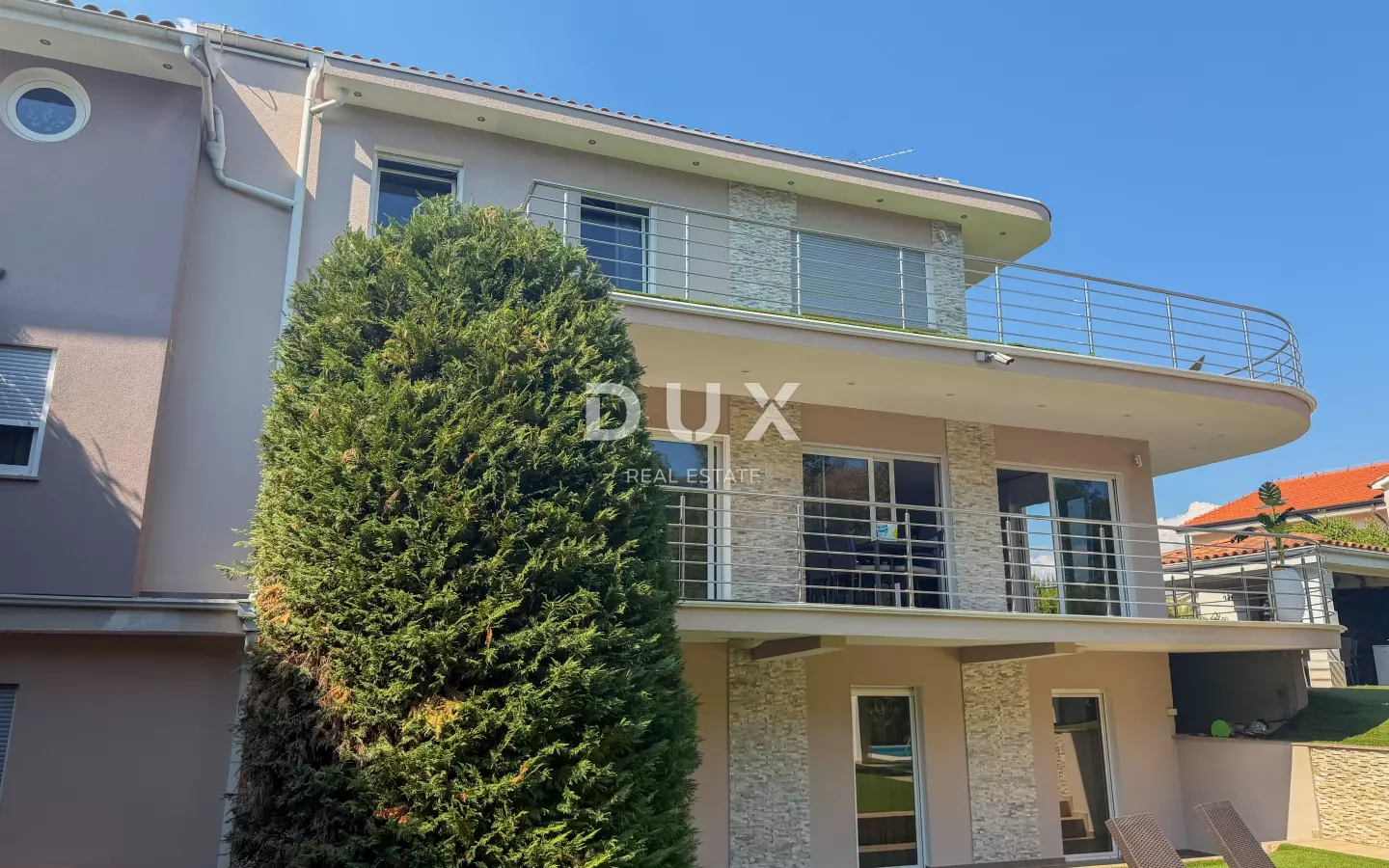 5-bedroom Villa In Pobri, Croatia (210 M²)
