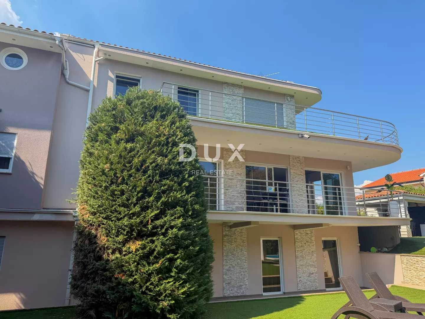 5-bedroom Villa In Pobri, Croatia (210 M²)