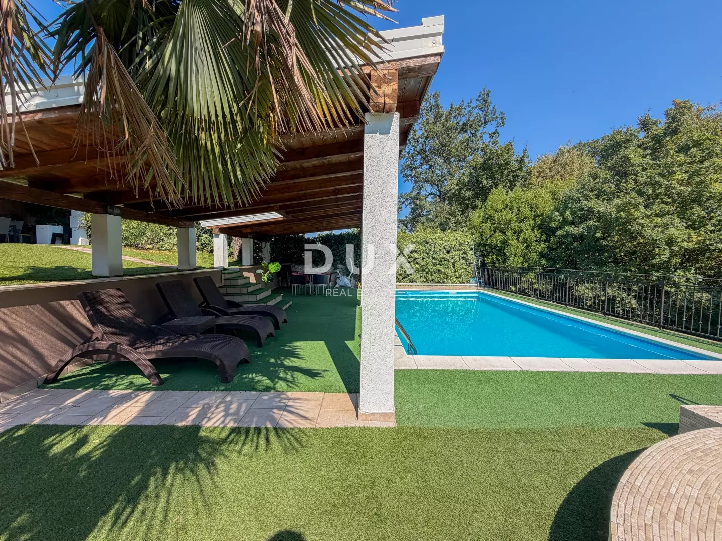 5-bedroom Villa In Pobri, Croatia (210 M²)