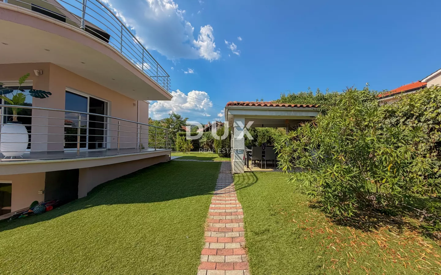 5-bedroom Villa In Pobri, Croatia (210 M²)