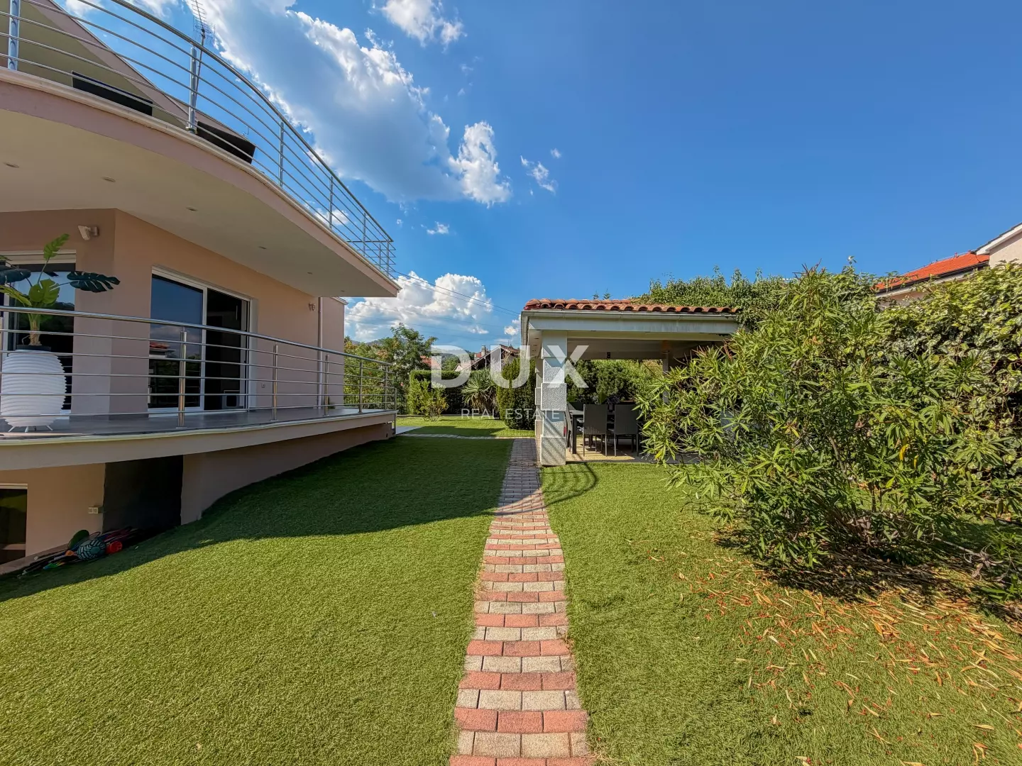 5-bedroom Villa In Pobri, Croatia (210 M²)